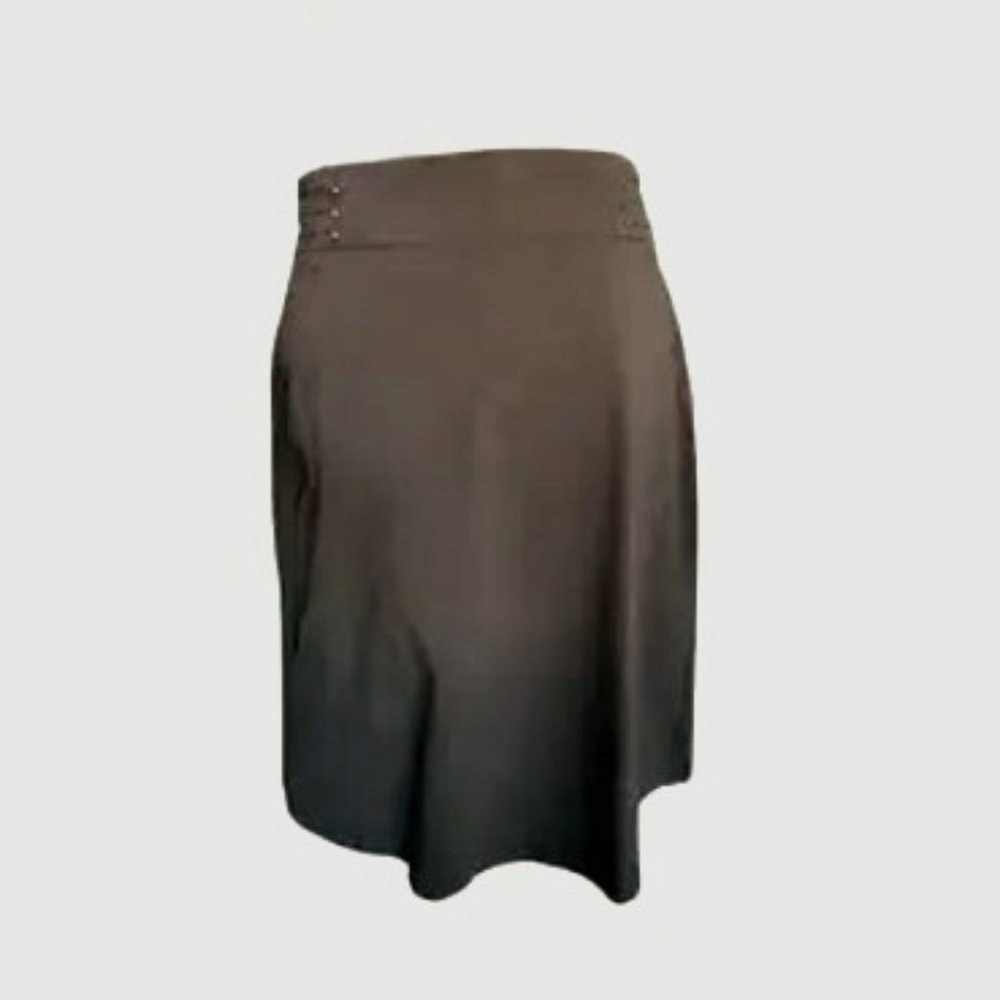 NWOT elegant A-line skirt with rivets at waist